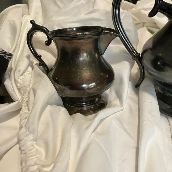 Vintage Benedict Quadruple Silver Plated Teapot, Creamer, and Sugar Bowl - Picture 7 of 12